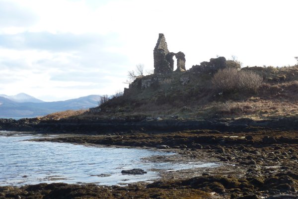 Caisteal Nan Con on its rocky promontory