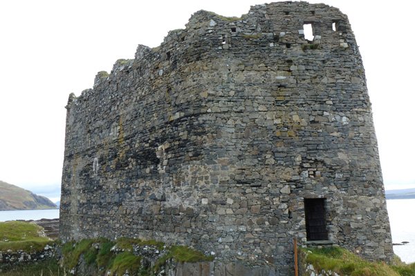 Mingary Castle - showing western curtain wall with entrance