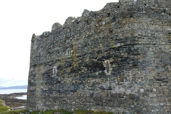 Mingary Castle - eastern defensive curtain wall