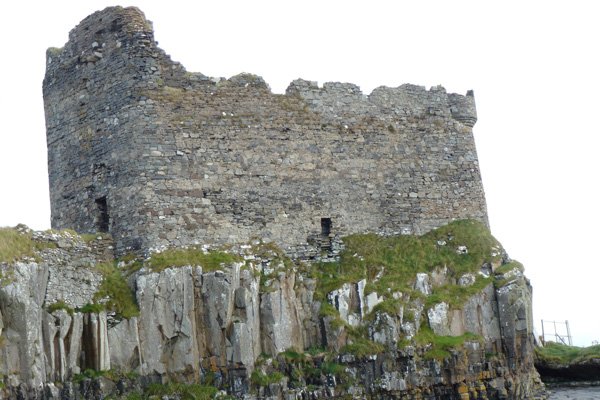 Mingary Castle showing western and southern defensive curtain walls