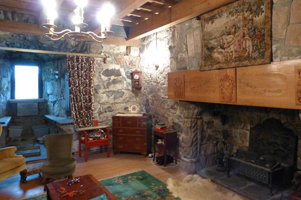 The grandiose second floor sitting room in Castle Stalker