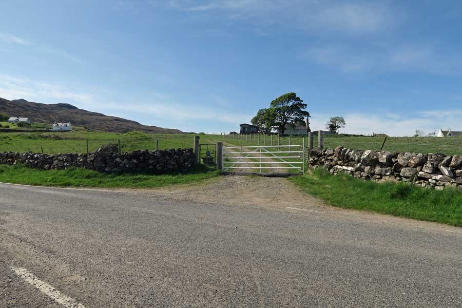 The start of the walk to Greadal Fhinn Chambered Cairn