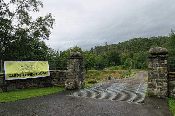 The entrance to Roshven House