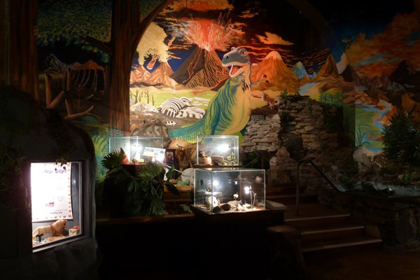 Jurassic-themed Mural and exhibits
