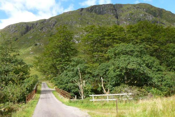 The bridge over Glengalmindale River at the start of the walk