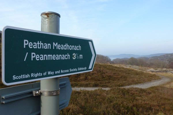The start of the footpath to Peanmeanach